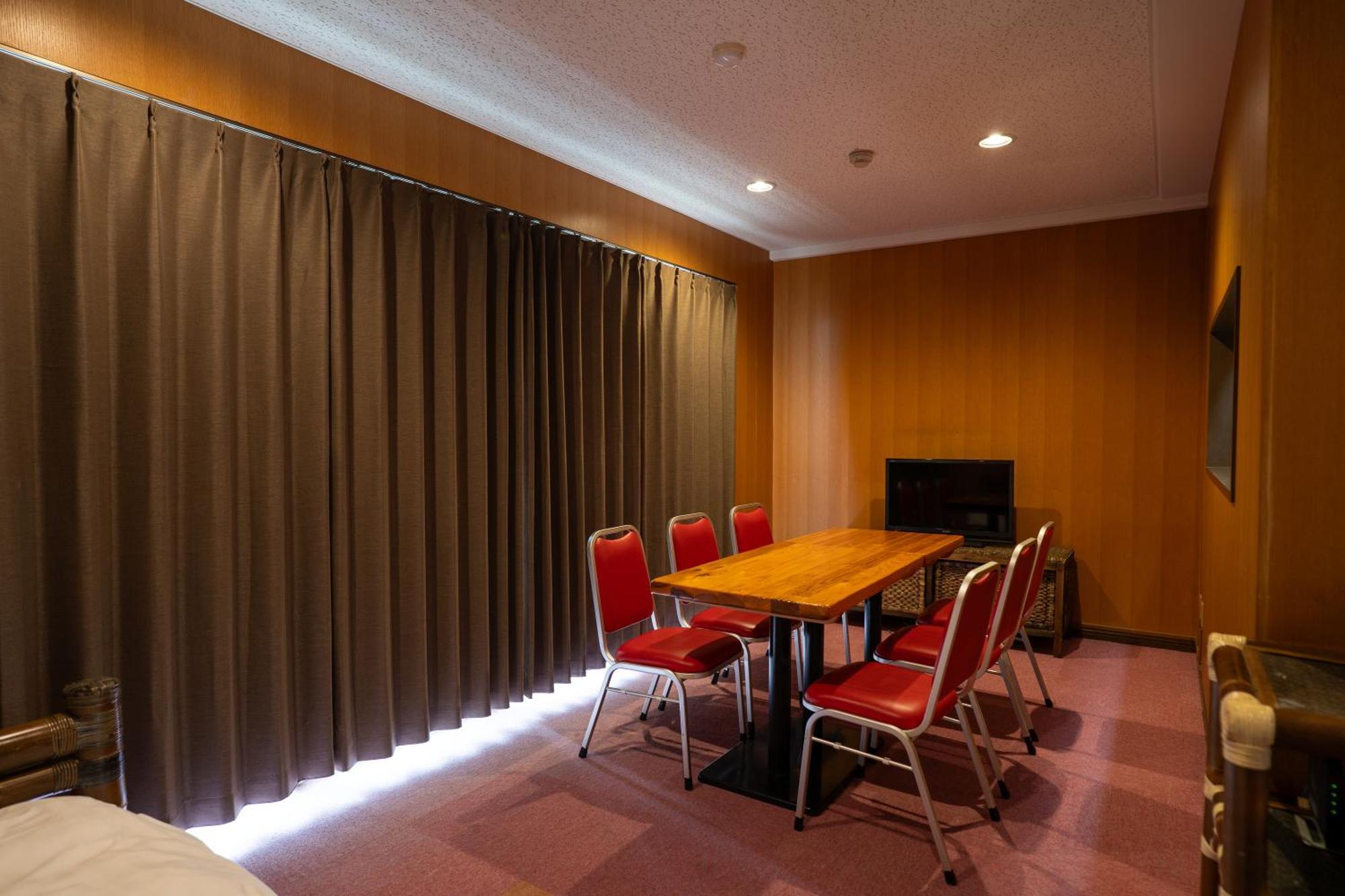 יומיטאן Royal Hotel מראה חיצוני תמונה